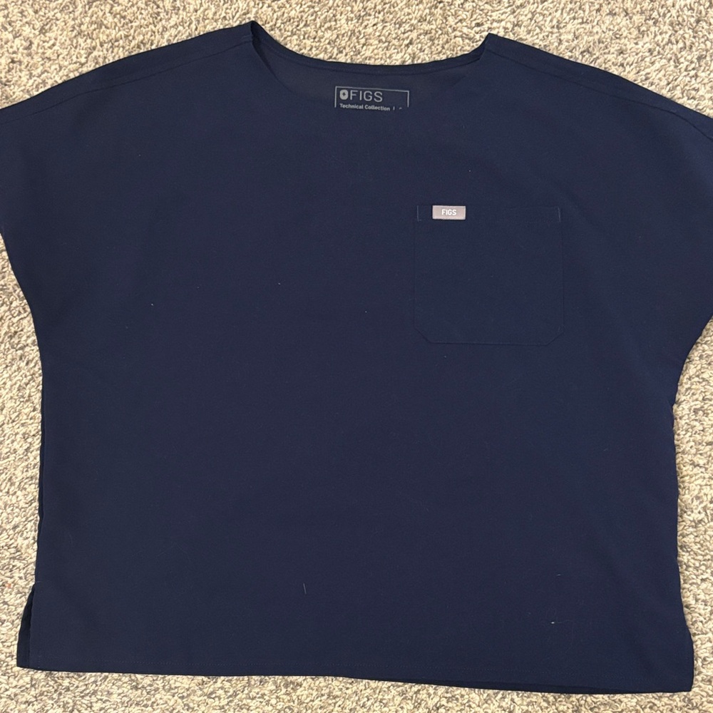 Figs scrub top